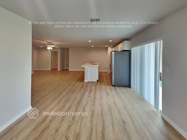 Photo - 966 Sablon St SE