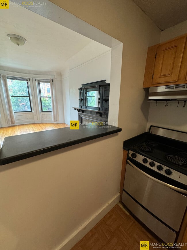 Photo - 587 Beacon St Unidad 2