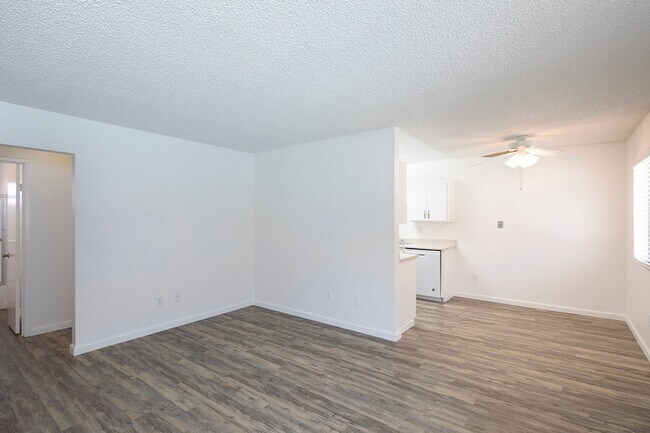 Photo - Palm Towers Apartments