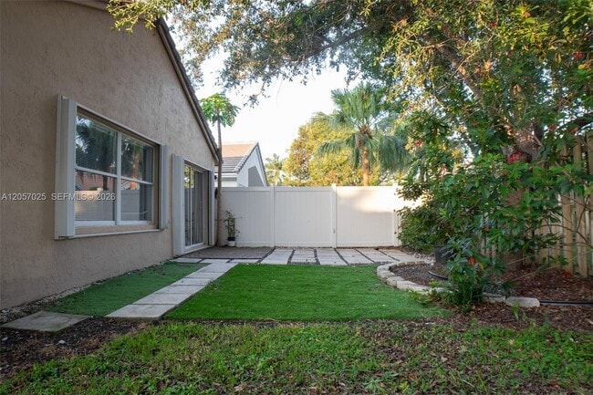 Photo - 16410 Sapphire Bend