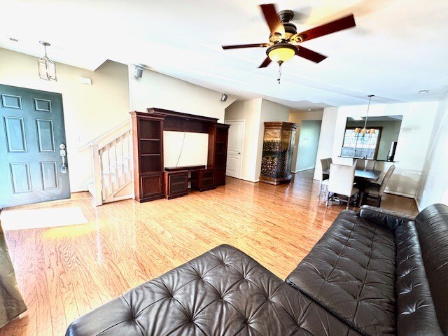 Photo - 5332 Bramcote Pl