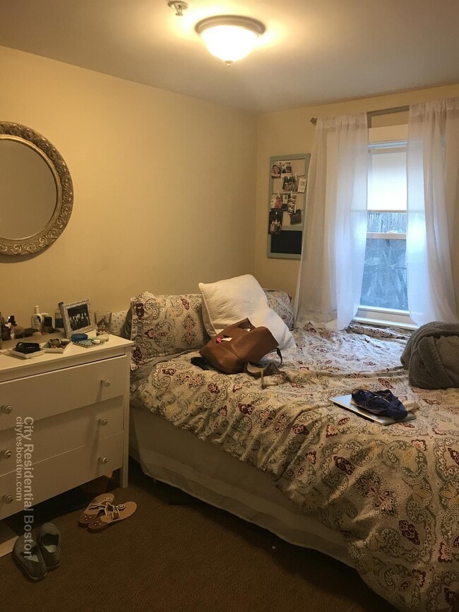 Photo - 266 Gold St Unit 3