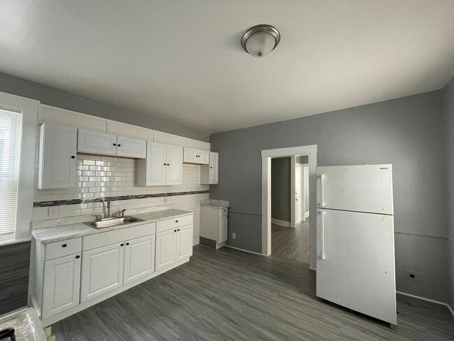 Building Photo - 26 Cedar St Unit A Rental