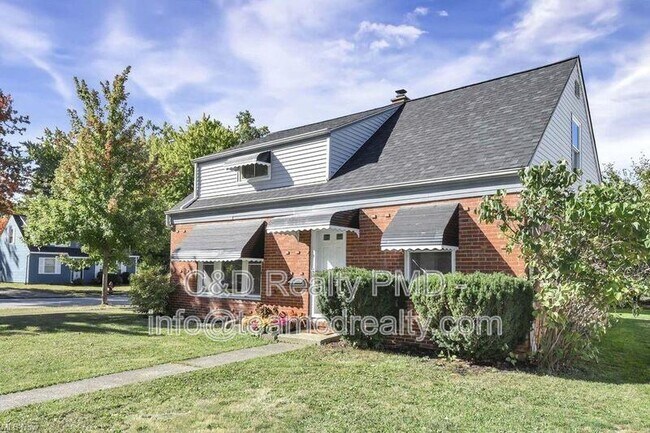 Photo - 640 E 261st St