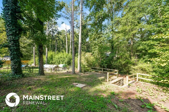 Photo - 2464 Landington Way NW