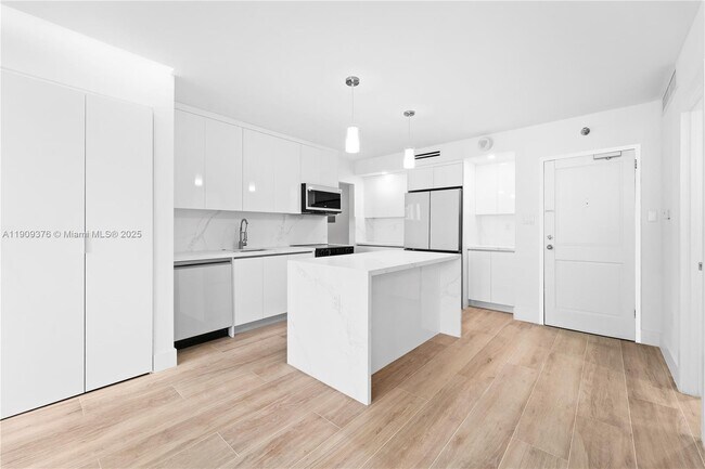 Photo - 10185 Collins Ave Unit 722