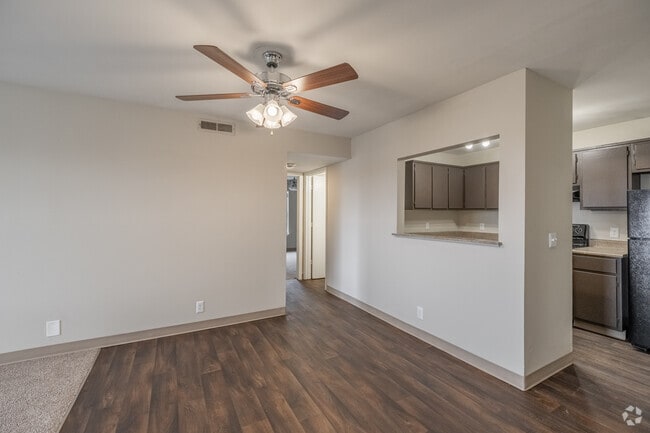 2BR, 1BA - 920SF - Dining Room - Southwood Apartments