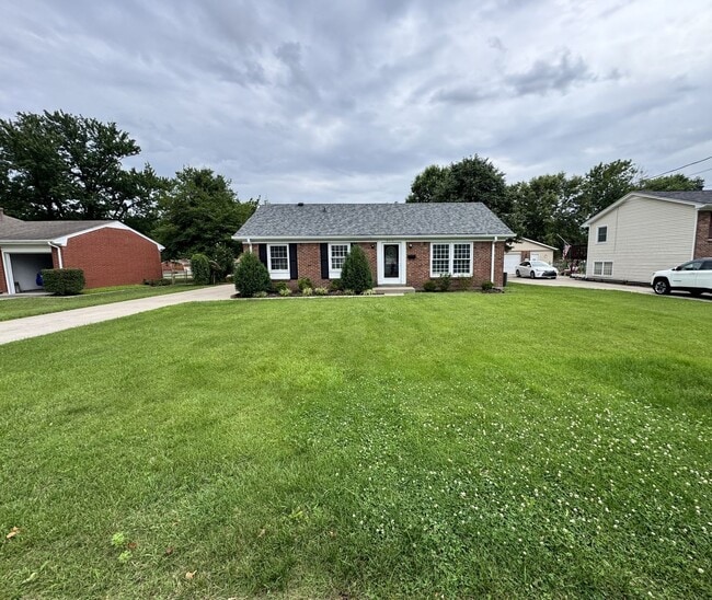 Photo - Spacious 4 Bedroom in Fern Creek