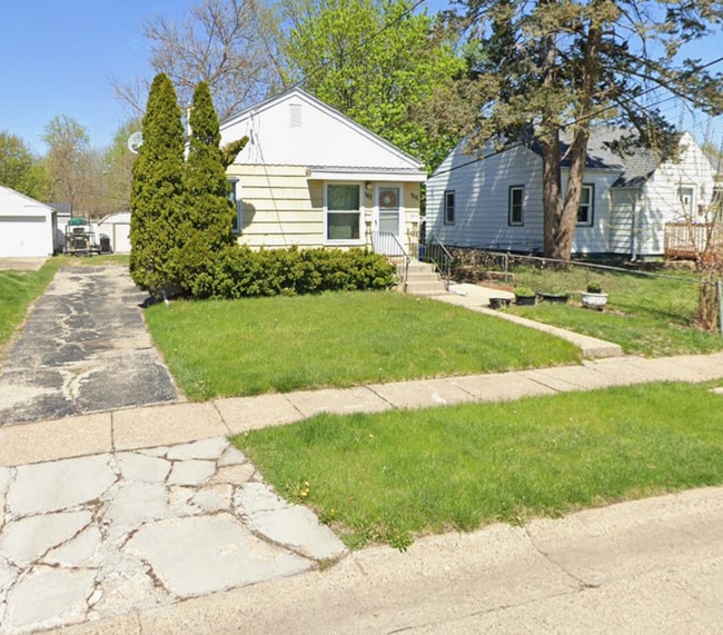 Building Photo - 5113 Lincoln Ave Unit 5113