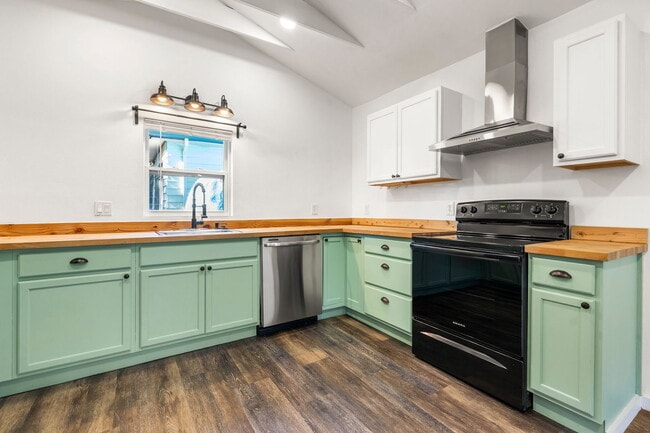 220 SE 157th Ave