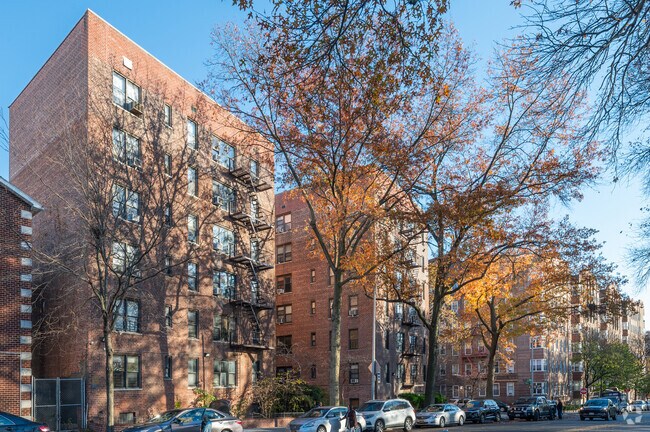 Photo - 2244 Bronx Park E