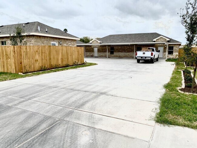 10 Nightingale Ave Unit 1