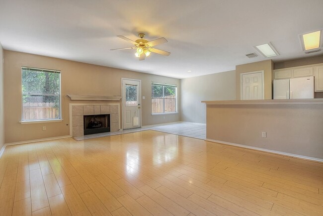Photo - 7 Newberry Trail Ct