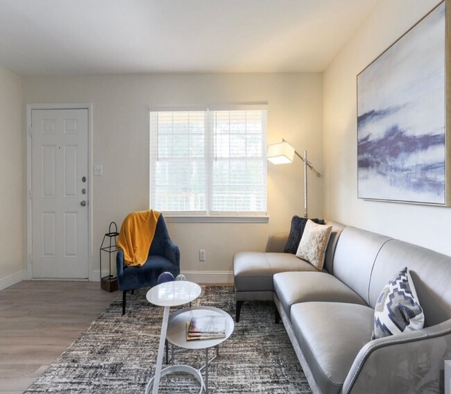 Photo - Cozy 1Bed/1Bath with natural light conveniently located in Durham, minutes from Duke! Water Inclu... Unidad 2006 House Ave,  11