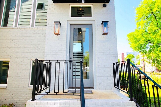 Photo - Welcome To Nashville!