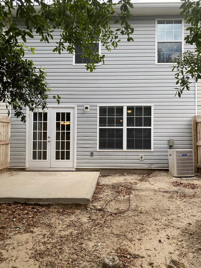 Photo - 122 Swaying Pine Ct