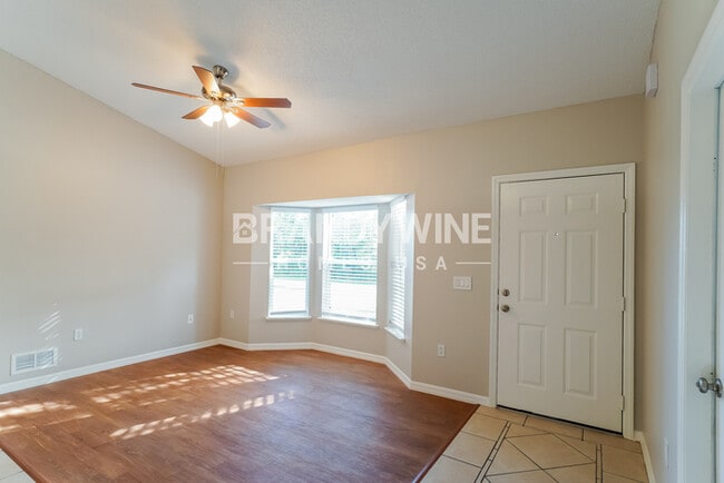 Photo - 5121 Teather St