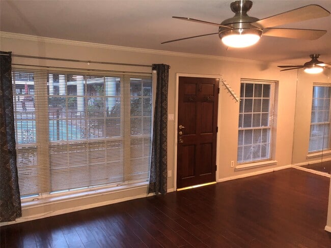 Building Photo - 2507 Montrose Blvd Unit 5 Rental