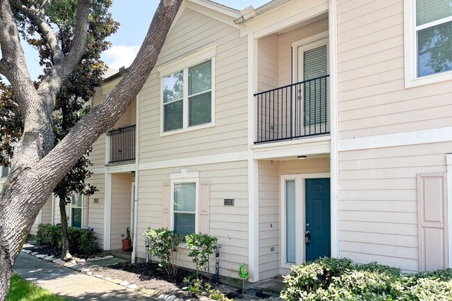 Photo - 1131 W 24th St