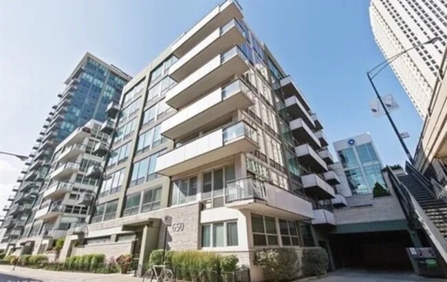 Building Photo - 650 W Wayman St Unit 205C