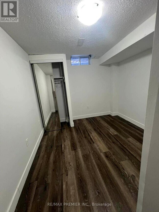 Photo - 118 Solway Ave