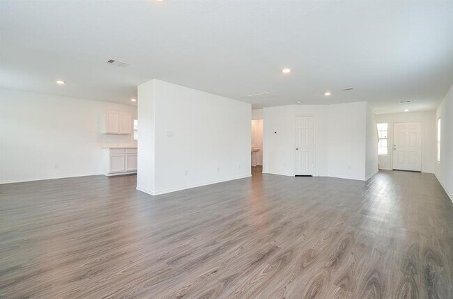 Photo - 5434 Logan Dale Dr