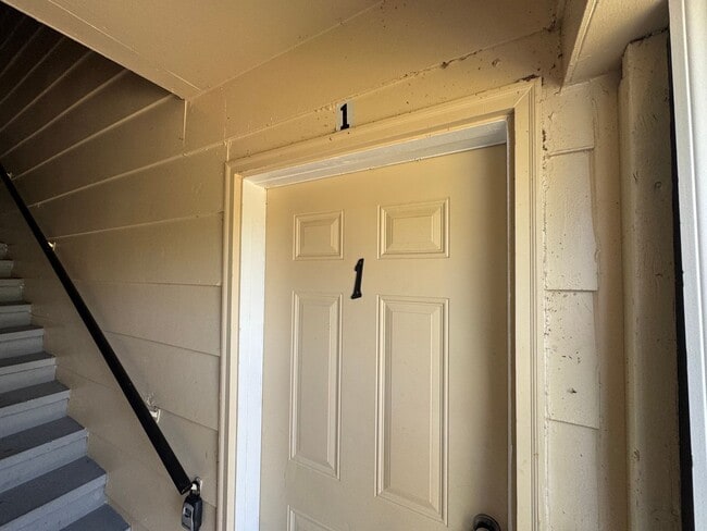 Photo - 908 4th Ave W Unidad Apt 1