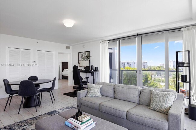 Photo - 13800 Highland Dr Unit 606