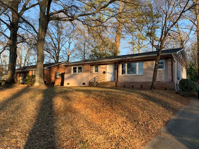 Large front yard set back from the street - 3733 Blandwood Dr House