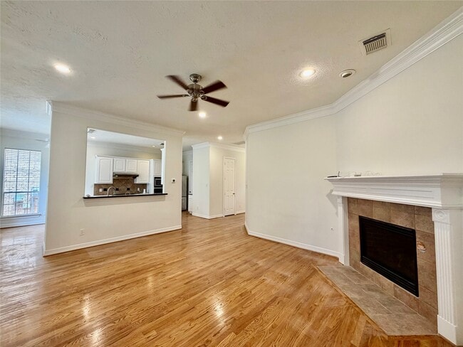 Photo - 2806 Briarhurst Park