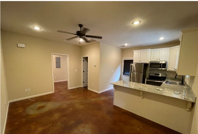 Photo - 1 BD/1 BA