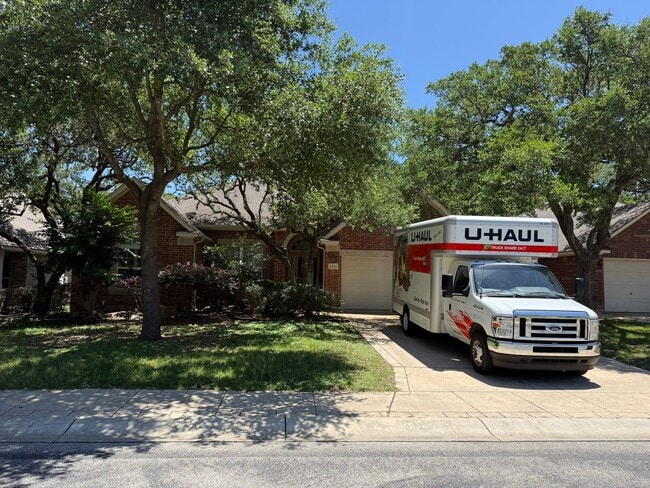 4 Bedroom/2 Bath Links At Canyon Springs Subdivision - 4 Bedroom/2 Bath Links At Canyon Springs Subdivision
