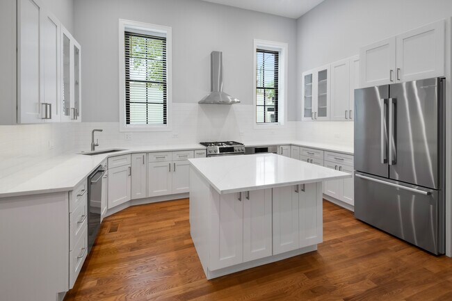 Photo - 1339 N Noble St Unit 1