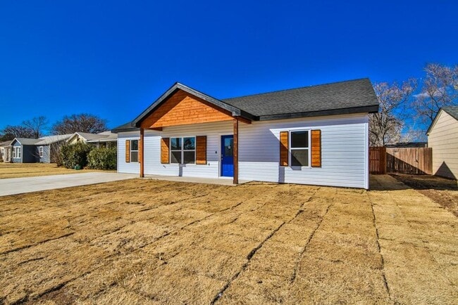 Photo - Beautiful Newer Construction Home