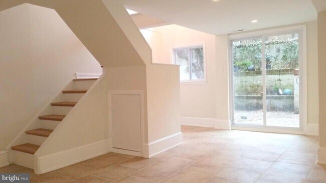 Photo - 1122 Rodman St Unidad 1