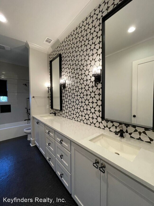 Photo - 4 br, 3 bath House - 2053 Rue Cremieux