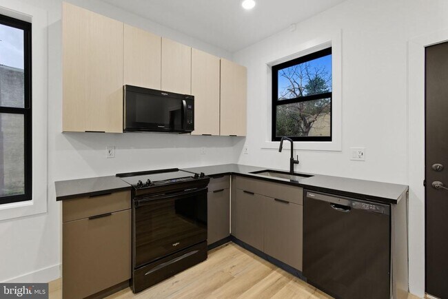 Photo - 2713 W Montgomery Ave