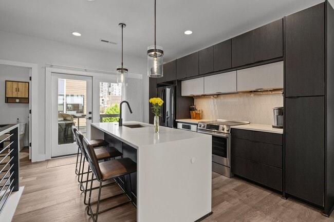 Photo - 1207 Minter Pl