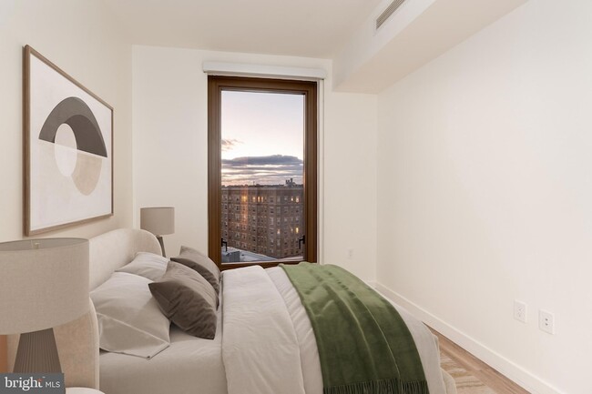 Photo - 1630 Columbia Rd NW Unidad 908