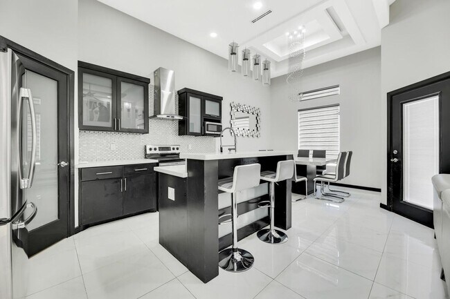 Photo - SPACIOUS 3 BEDROOM HOME IN HIDALGO!