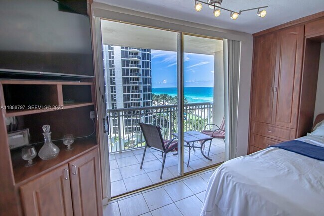 Photo - 19201 Collins Ave Unit 620