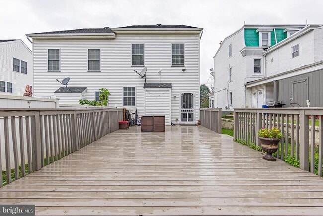 Photo - 321 Fountain St