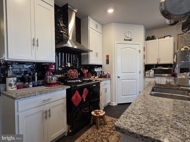 Photo - 268 Coral Ct