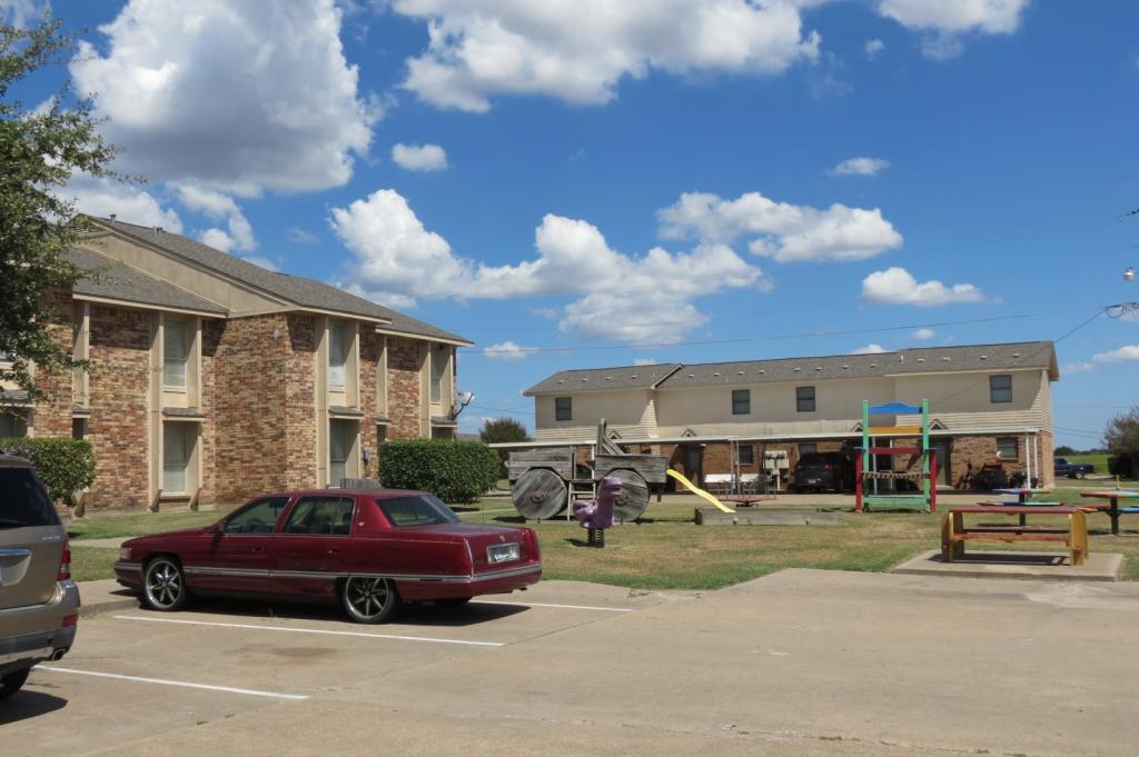 Photo - 735 Oak Hill Dr