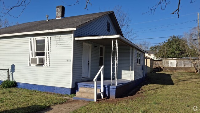 Building Photo - 3608 Fairview St SW Rental