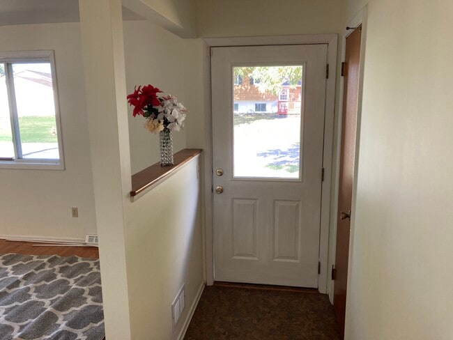 Photo - 43 Eagan Blvd