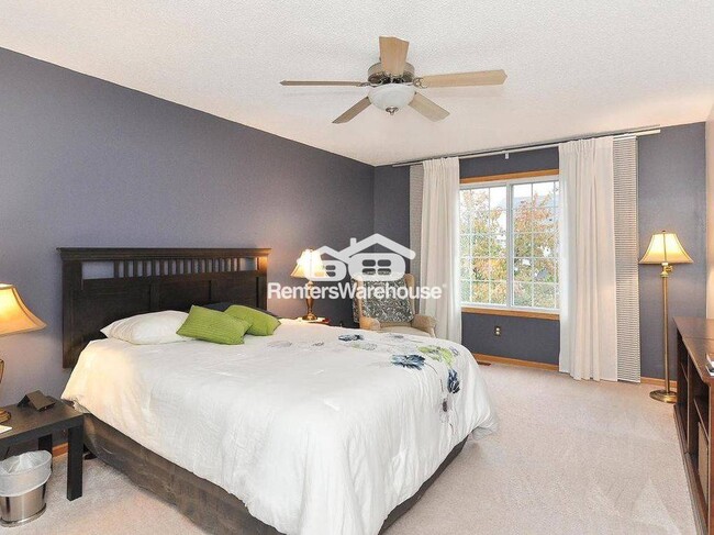 Photo - 9585 Queensland Ln N