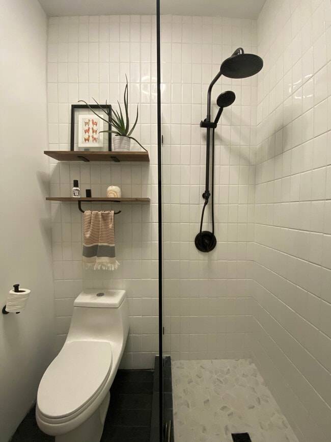 Baño - 1404 Knox Ct