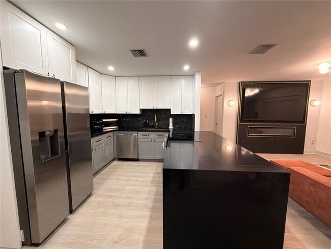 Building Photo - 2340 SW 42nd Way