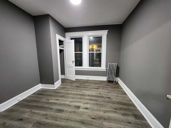 22 Davis Ave